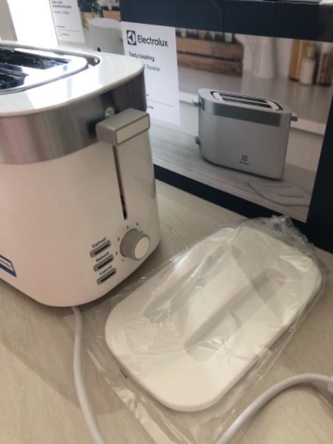 Máy trắng đẹp, xài ok la, giao hàng đúng mô tả. Đang thích màu trắng quá nên thấy shop bán là mua liền. Nên mua nhé mọi người 👍🏻👍🏻