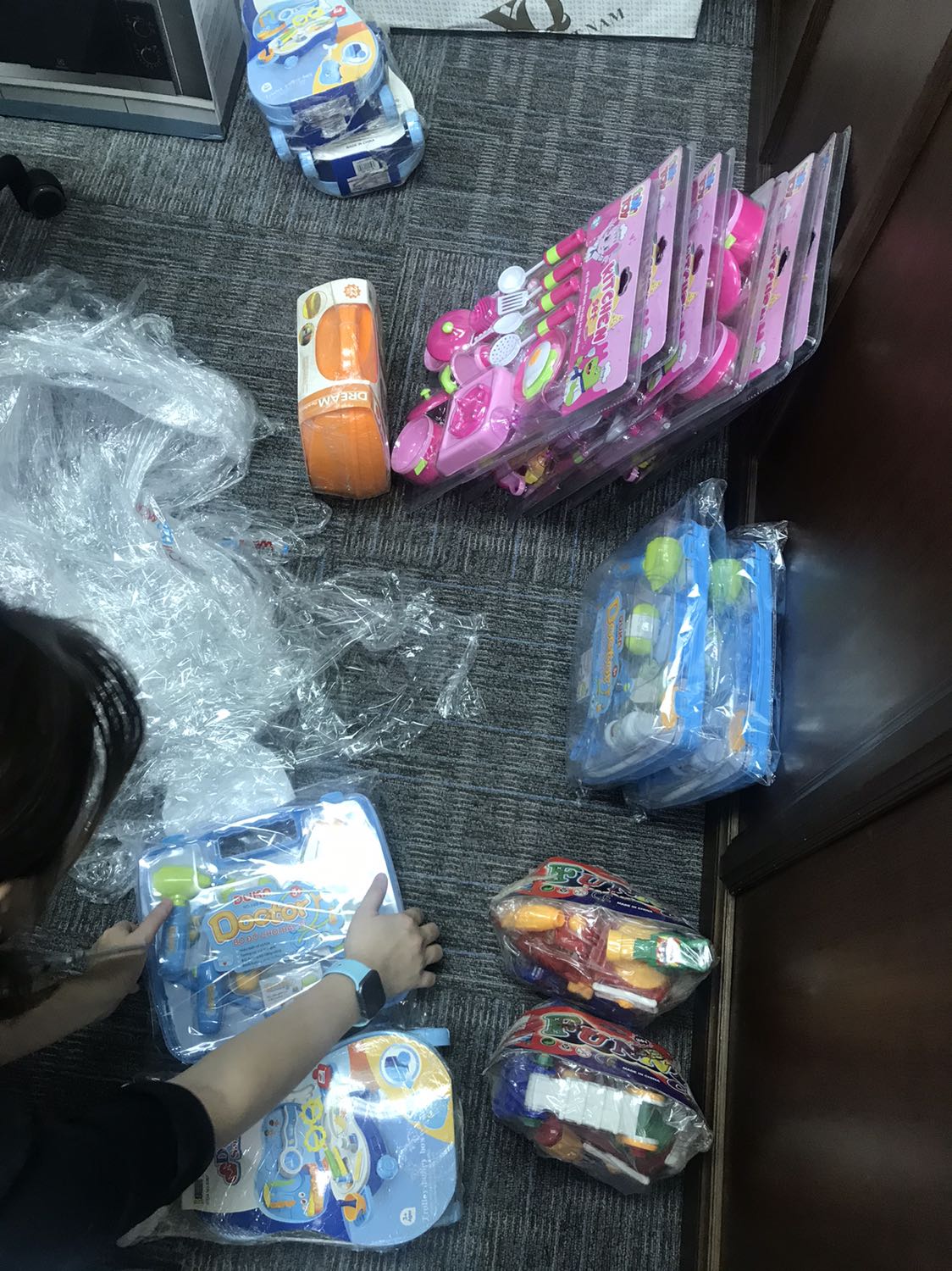 Tiki giao hàng giống như mô tả, đóng gói kỹ lưỡng. Shipper giao hàng nhanh. Ủng hộ 5* nha