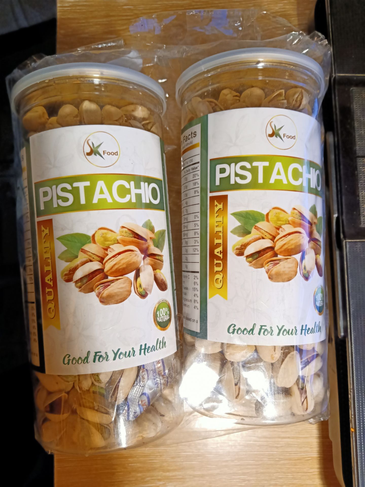 Shop nhiệt tình. Giao hàng nhanh, chu đáo. Hàng chát lượng dù chưa ăn nhưng thấy shop đóng gói uy tín với đẹp mê lý luôn