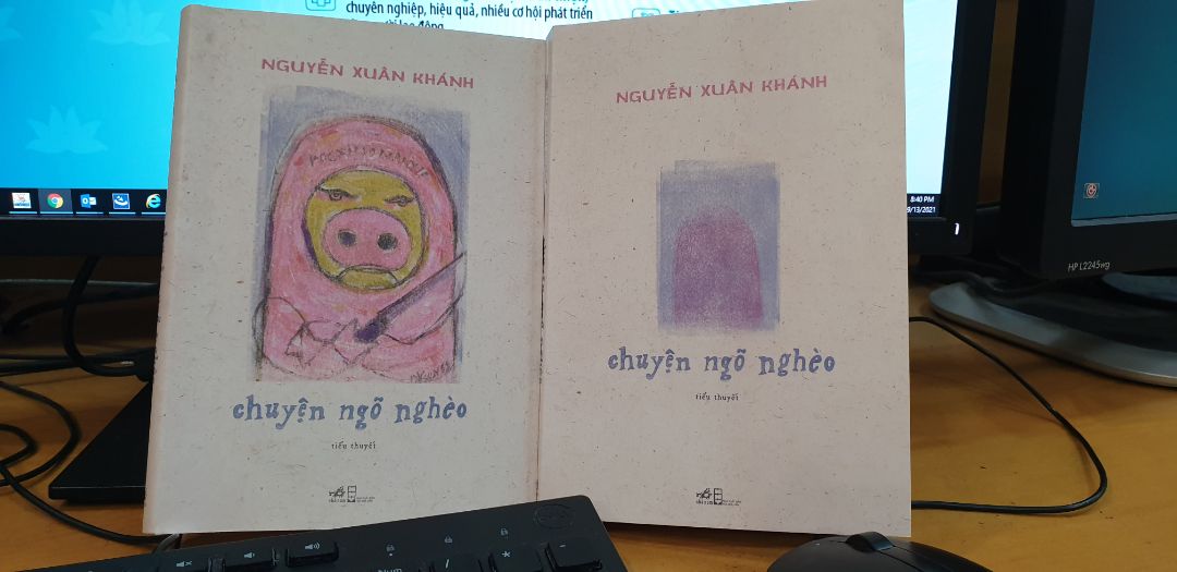 Ship super nhanh trong 1h30'.
Truyện có bìa áo, trong ngoài khác nhau, thú vị.
Về nội dung mình mới đọc được 1/2 truyện thì nhận xét luôn. Mình không thích cách viết này, nội dung này, nó cay đắng quá, nó không phản ánh hiện thực xã hội mà chỉ 1 góc của những con người bất mãn tại thời điểm đó, vì bị nghị kỵ, bị cảm thấy bất công, nên có cách nhìn tiêu cực về mọi thứ xung quanh. Tác phẩm rất truân chuyên, viết xong năm 1982 mà bản thảo phải cất giấu và thất lạc đến tận năm 2013 mới tìm thấy và năm nay 2021 mới được xuất bản. May mắn lúc này tác giả đã rất có tiếng tăm và thời cuộc đã thay đổi.

Mình ngưỡng mộ tác giả Nguyễn Xuân Khánh qua các cuốn Mẫu Thượng ngàn, Hồ Quý Ly, Đội gạo lên chùa. Đó là những tuyệt tác của văn học VN thời kỳ sau này.