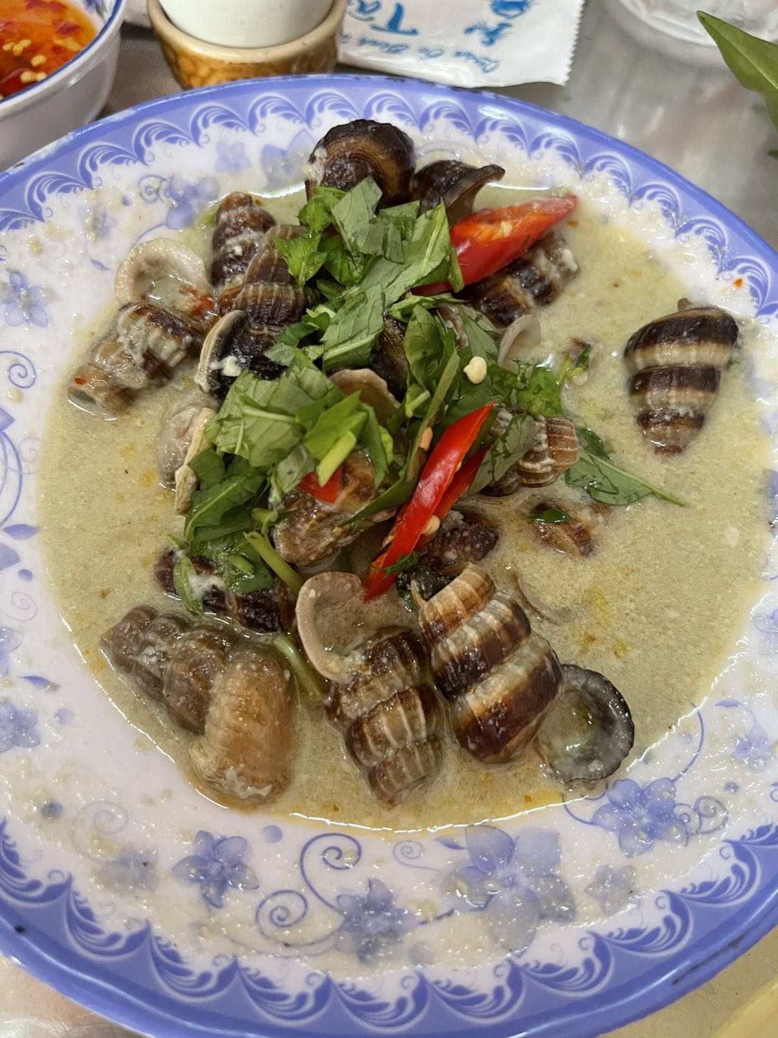 Cuộc sống ko bao giờ là bế tắc thực sự hay có khái niệm mất tất cả một khi bạn còn có niềm tin. Thật dễ nuối tiếc về một điều gì đó đã mất đi nhưng sẽ rất khó nhận ra và trân trọng những gì ta đang có…