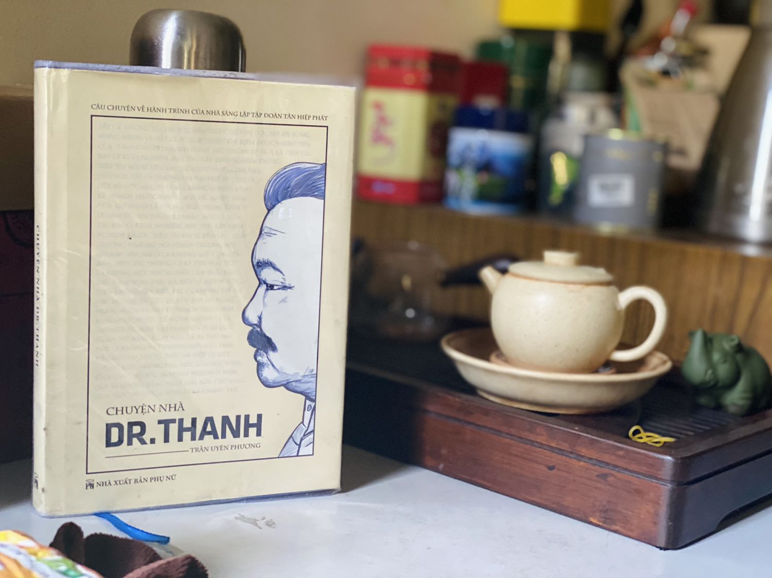 Thật ngưỡng mộ chị Phương, thật tự hào vì là con đất Việt, nhiều công ty gia đình trị ở nước ta nhưng tập đoàn Tân Hiệp Phát là một gia đình gương mẫu, cảm ơn chị thật nhiều. Lối viết của chị thật cuốn hút. Một quyển sách đáng để đọc trong các công ty gia đình trị