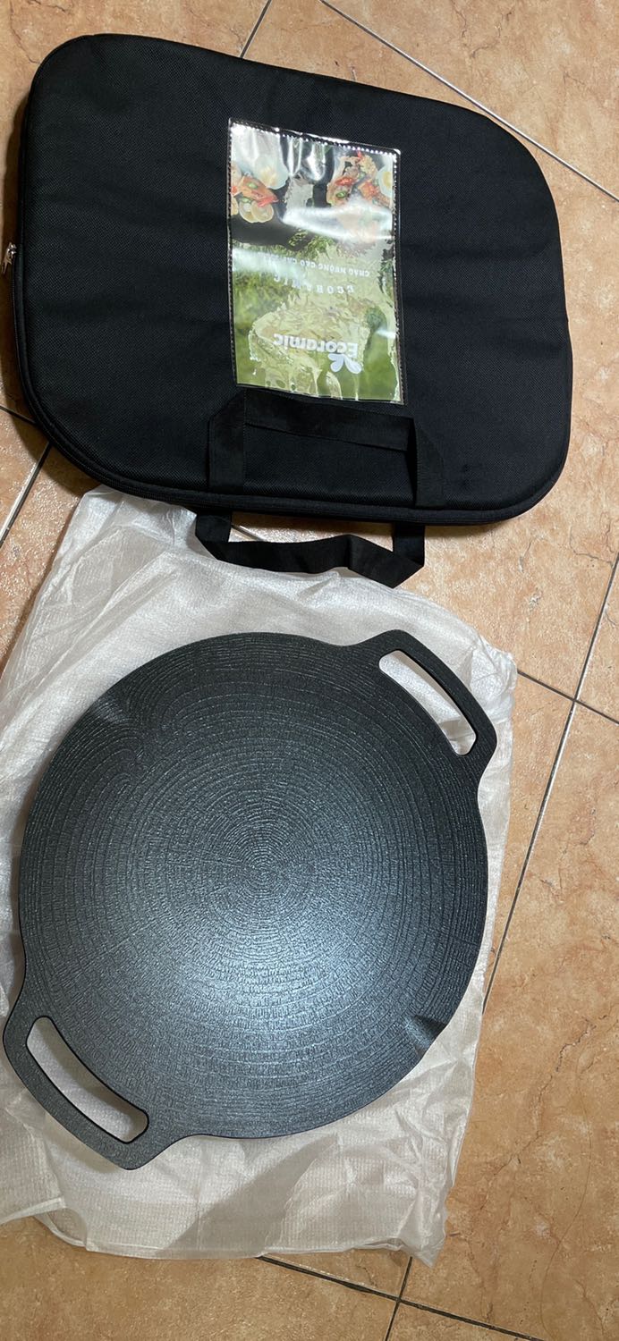 Nhận cái chảo mà tôi tưởng mình nhận một thiết bị điện tử , chảo có túi đựng thật đẹp, nhẹ, chiên cá ngon, ít dầu. Mỗi ngăn bếp nên có . Mới đặt hàng hôm qua mả hôm nay Tiki đã giao, sớm hơn dự kiến 10 ngày. Thật hai lòng với chất lượng dịch vụ và chất lượng sản phẩm