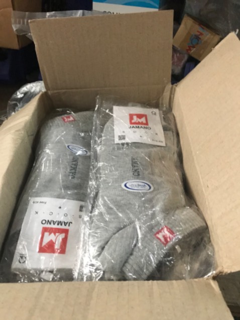 Kiểu dáng đẹp đúng mẫu mã, chưa mang nên chưa biết được chất lượng sau. Giá cả hợp lý rẻ