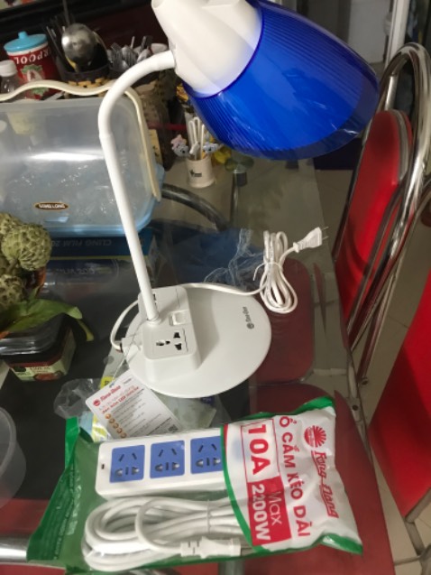 Thiết kế khá đẹp, chắc chắn. Được tặng thêm ổ điện, giá tốt so với các sàn khác