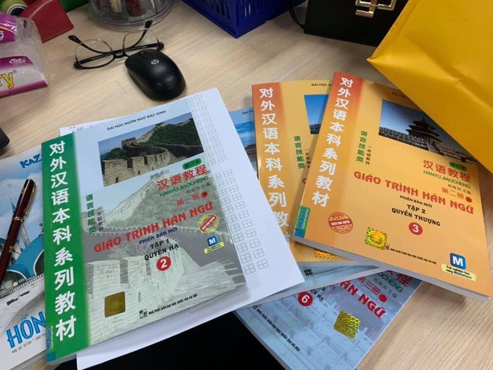 Sách ok, chất lượng và giá ổn. Có điều mình không thấy tặng bookmark như tiêu đề. Cho 4 sao vì điều này. Làm ăn cần uy tín ạ