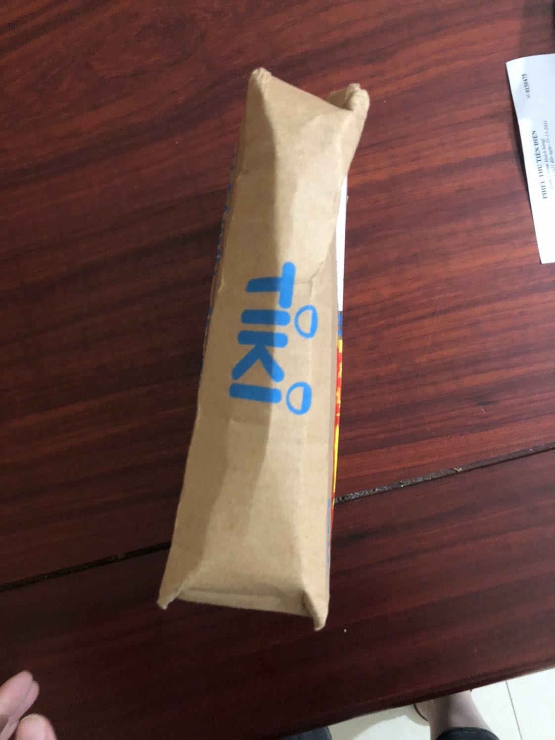 Giao hàng nhanh đóng gói quá sơ sài. Ko có lớp chống sốc. Có mỗi màng bọc thực phẩm và tờ giấy bìa. Shop nên xem lại cách gói hàng. Chưa dùng nên chưa biết tnao. Check thì có ra nhưng kp hàng chính hãng ko nữa