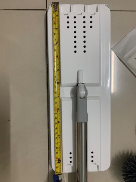 Cây lau nhỏ quá, lau cũng tạm thôi. vì nhẹ nên độ bám không cao, hay bị bật ra ở phía gấp lại để vệ sinh giẻ lau, miếng lau không dôi ra nên lau các cạnh không sạch. Tóm lại lau diện tích nhỏ thì ok chứ lau dt lớn thì mình khuyên nên mua cây lau 360 loại tốt.
M