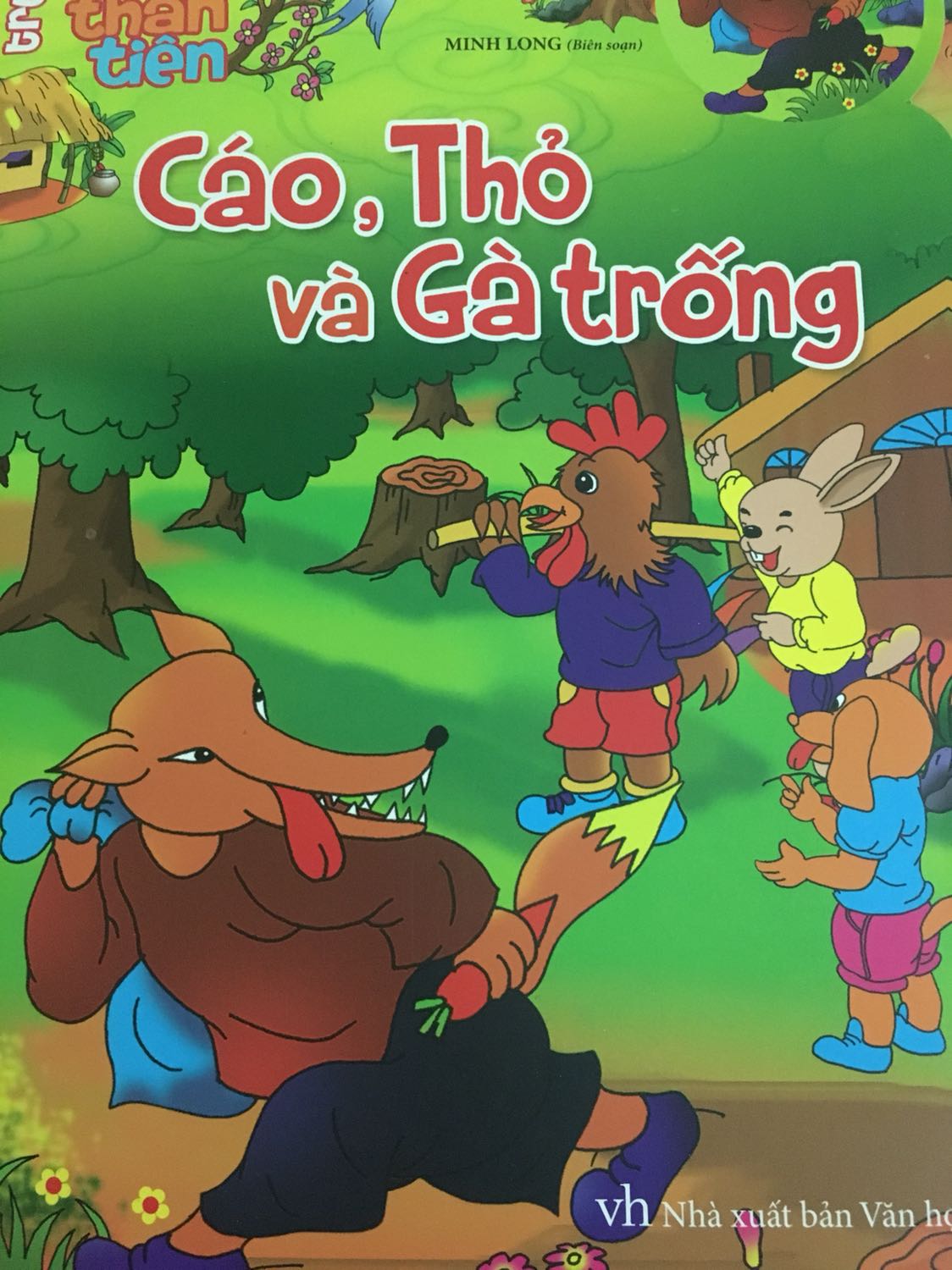 1 Quyển “Món quà của cô giáo” ngoài bìa hơi nhăn. Bên trong ok. 2 quyển “Cây táo thần” và “Cáo thỏ và gà trống giấy không ép lớp nhựa bóng sạch như các quyển còn lại.các quyển Còn lại thì sạch sẽ, bìa bóng đẹp, màu sắc ok. Vì bé nhà mình hơi khó tính nên có chút xíu là ko vui. 3 sao thôi nhé.