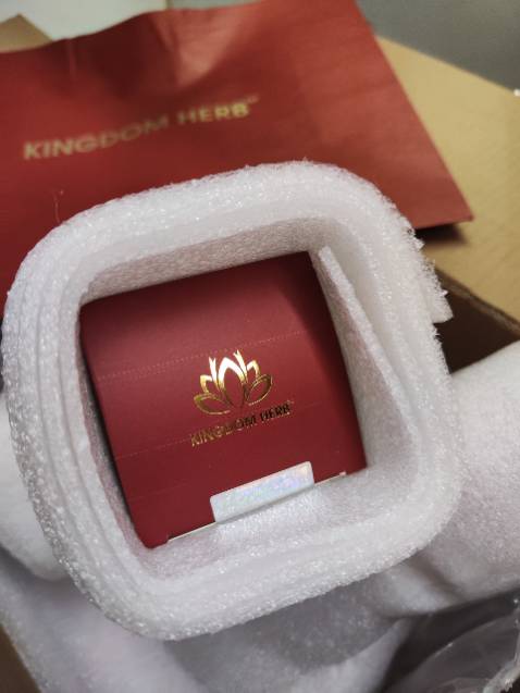 gói hàng siêu chắc chắn, từng loại một đều có chống sốc rất dày dặn.shop ship nguyên trong 1 cái thùng to lun làm mình tưởng đâu lộn đồ k á🥹 sản phẩm bên trong đầy đủ. hộp rất đẹp nhoaaaa 10 đỉm shop. Sản phẩm rất phù hợp làm quà tặng, tuyệt vời, bao bì đẹp, chât lượng sản phẩm bên trong