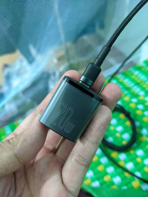 Sạc tốt nha đây lần thứ 3 mình mua rồi. Nhỏ ngắn xinh xắn, cũng là nhược điểm khi sạc khá nóng. Lần nào mua sạc 20w mình cũng tìm đến baseus, chất lượng, uy tín, hàng đẹp.