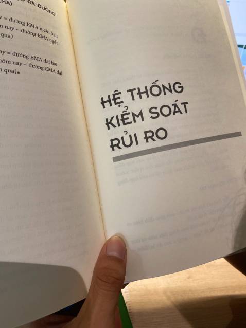 Sách mới là múc ngay, tiki giao hàng nhanh giao chọn giao 2h đc freeship. Sách chưa đọc nhưng có một vài nội dung khá hứng thú. Ủng hộ Happy Live và anh Thái. Sách mới là múc ngay, tiki giao hàng nhanh giao chọn giao 2h đc freeship. Sách chưa đọc nhưng có một vài nội dung khá hứng thú. Ủng hộ Happy Live và anh Thái.