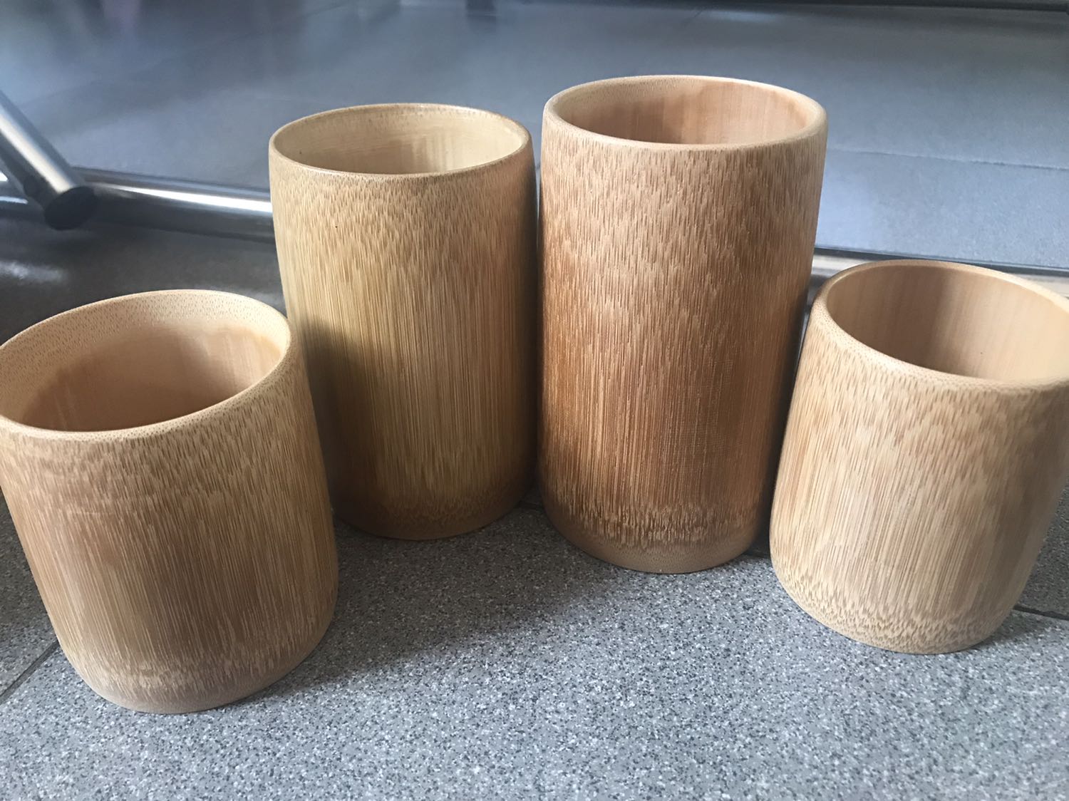 Shop set nhầm giá nên đền bù sản phẩm khác. mặc dù k thích lắm nhưng cũng ok. sản phẩm đêbg lừ 4 chiếc cốc tre. sản phẩm đc hoàn thiện tốt. đẹp. nhưng cốc nhỏ thì nhỏ quá. chắc ún trà đc thôi