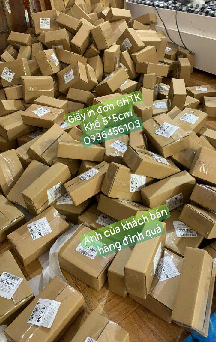 Quá tuyệt vời. Shop đóng gói siêu cẩn thận nha. Bọc nhiều lớp xốp nổ. Mua máy được tặng kèm 1 dây cáp 5m. 1 cuộn tem 50.50mm nữa. In qua điện thoại và máy tính ngon lành. Máy chạy êm lắm, Shop hướng dẫn sử dụng siêu nhiệt tình, có tâm. Kèm đầy đủ hướng dẫn và hoá đơn bán hàng kiêm bảo hành luôn nha.
Lườii chụp ảnh. Lấy tạm ảnh của shop. Máy đúng như shop quảng cáo luôn
Nên các bác có nhu cầu cứ đặt hàng shop này nha. Uy tín