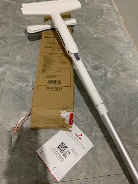 Hàng rất chất lượng, cứng cáp và dễ sử dụng. Mình đã sử dụng qua nhiều cây lau kính mà loại này dùng rất thích, vừa có thể gom được nước bẩn luoln thích cưc, chăm sóc khách hàng rất có tâm nữa vote 10 sao cho shop luôn nha