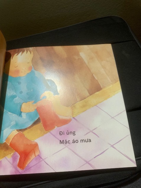 một cuốn sách rất thú vị và sáng tạo, con thoải mái quan sát và hiểu theo cách nghĩ của con