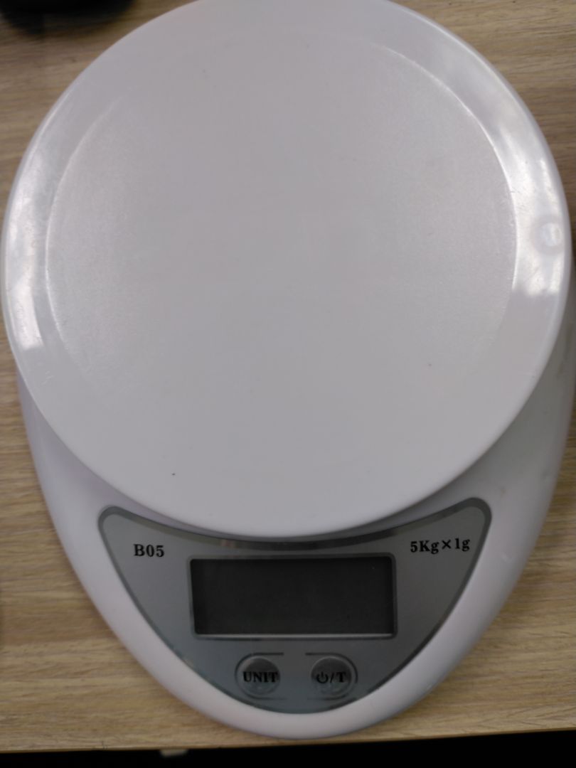 Tiki giao hàng nhanh, cân chính xác, giá tốt, lắp nguồn pin 2 viên pin 1.5v AAA nhé.