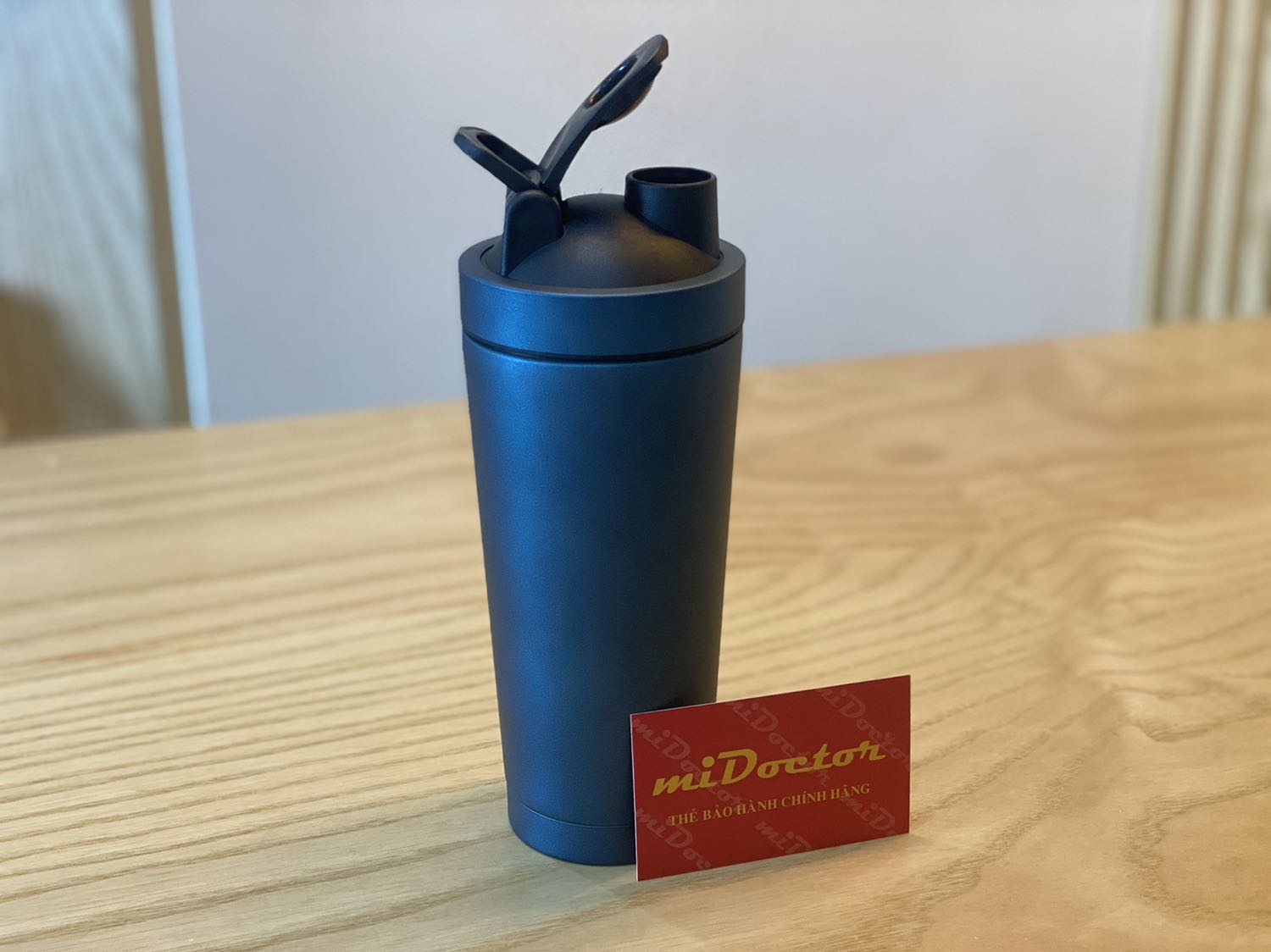 Sản phẩm đóng gói cẩn thận. Chi tiết. Bình sơn mờ rất đẹp. Chắc chắn. Chất lượng nhựa (nắp) khá tốt. Mình chọn màu turquoise , màu thực tế đẹp hơn ảnh. Có phiếu bảo hành đầy đủ. Sẽ còn lựa chọn các sp khác của shop