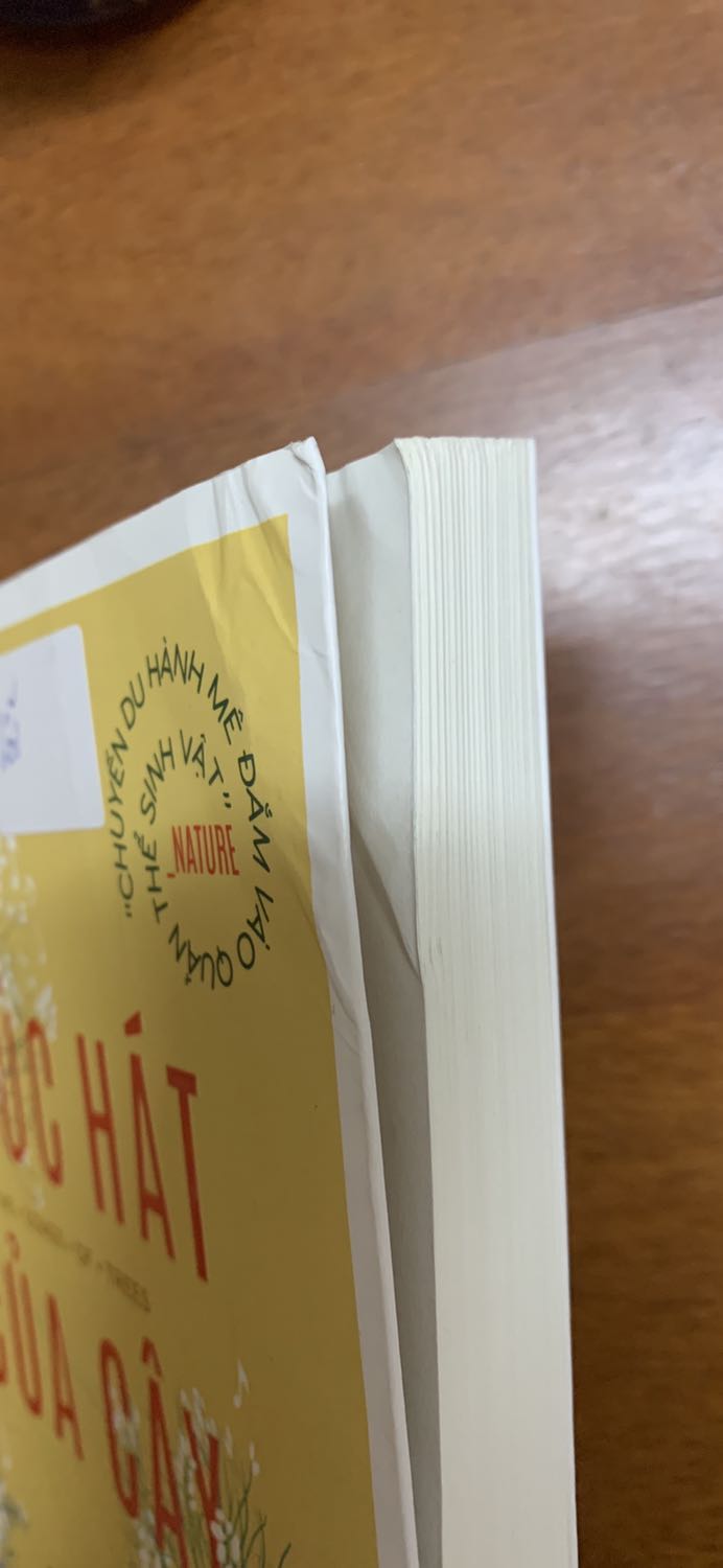 Lỗi? nhưng vẫn giao cho khách?!? mình đã ko mua Tiki 2 năm nay vì quá nh lần giao hàng cũ cho khách, mới mua trở lại nhưng quá thất vọng! tại sao khách phải bỏ tiền mua hàng ntn để chuốc bực vào ng!!!! ko có lần sau nữa nhé Tiki, sẽ k mua của Tiki lần tới nữa đâu!