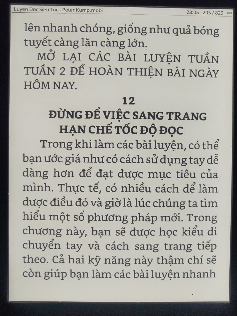 Sau một thời gian sử dụng máy mình có nhận xét như sau: máy không hỗ trợ sách tiếng việt nên hiển thị rất kém, người dùng phải cài font và phần mềm khác để đọc được, máy load sách rất chậm, phần mềm quản lý sách rất tệ, không thân thiện. Việc hiển thị trang sách cũng không tốt như kindle. Còn rất nhiều nhược điểm khác của máy mà không viết ra hết được. Nếu là người chỉ chú tâm vào đọc sách, không thích mày mò cài đặt chương trình thì mình nghĩ nên chọn kindle cho dễ dùng. Được cái màn hình máy rất đẹp, lại hỗ trợ đọc được nhiều kiểu file.
Cho 4 sao là vì khâu đóng gói và giao hàng của của hàng tốt. Còn về phần đặc tính của sản phẩm mình nghĩ rất khó để phù hợp với nhiều người chỉ chuyên đọc sách.