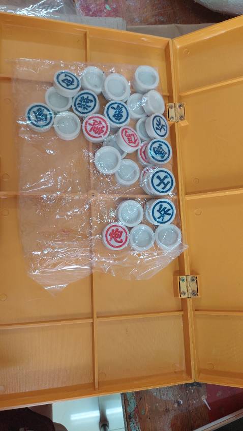 Cái nút cài hơi bị cong,  cài hơi khó xíu   Shop lưu ý nhé.