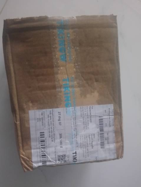 Sách được đóng gói cẩn thận dù bên ngoài hộp bị ướt nhưng bên trong không sao.
Sách có vài lỗi chính tả và nội dung sách viết về cách người Do Thái dạy con về thái độ đối với tiền bạc, đạo đức của họ trong kinh doanh, cách ăn mặc khi gặp đối tác, sự tiết kiệm thời gian, trí tuệ,....