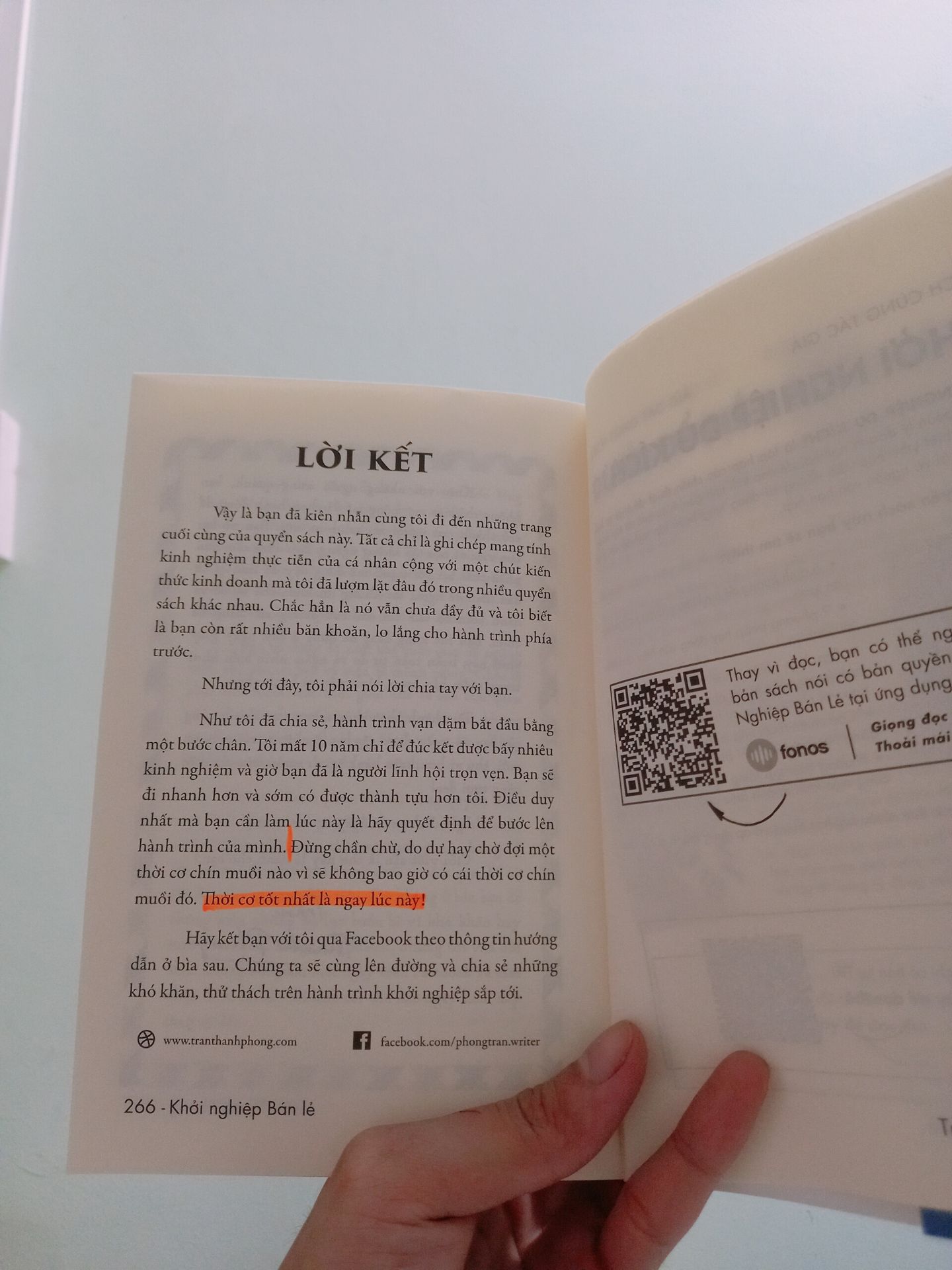 Trong một lần tìm hiểu về kinh doanh bán hàng trên youtube, mình tình cờ thấy được clip chia sẻ về quyển sách "Khởi Nghiệp Bán Lẻ" của kênh VIETSUCCESS. Khi xem xong mình đã ấn tượng về nội dung của quyển sách, nên đã đặc mua về đọc. Sau khi đã đọc xong mình được học hỏi rất nhiều trong việc: lên ý tưởng kinh doanh, chọn lựa sản phẩm+đối tác, kêu gọi vốn, cách thức vận hành và phát triển như thế nào. Qua những câu chuyện thực tế và chia sẻ chi tiết từ Tác Giả, mình rút ra được các kinh nghiệm quý giá cho bản thân trong hành trình phía trước. Nếu Bạn đang muốn khởi nghiệp kinh doanh, trước tiên hãy đọc quyển sách này. Cảm ơn Tác Giả! 😊
