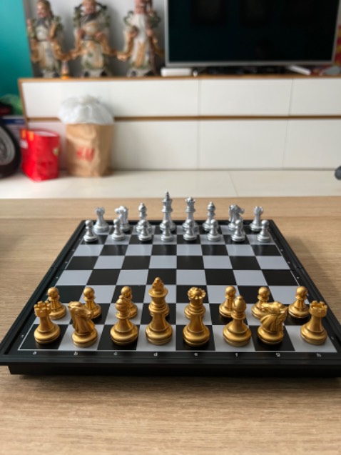 Chờ nhận hàng cũng hồi hộp vì thấy *** shop khác bi chê nhận hàng k đúng thực tế. Nhưng nhận được rồi thì hơn mong đợi. Bàn cờ nhìn đẹp và chắc chắn lắm. Bé bé xinh xinh thôi nhưng đẹp. Noi chung là rất ưng. Ưng từ cái bàn đến các quân cờ. Nhận hàng cũng nhanh. Đáng mua nha mn. Chờ nhận hàng cũng hồi hộp vì thấy *** shop khác bi chê nhận hàng k đúng thực tế. Nhưng nhận được rồi thì hơn mong đợi. Bàn cờ nhìn đẹp và chắc chắn lắm. Bé bé xinh xinh thôi nhưng đẹp. Noi chung là rất ưng. Ưng từ cái bàn đến các quân cờ. Nhận hàng cũng nhanh. Đáng mua nha mn.