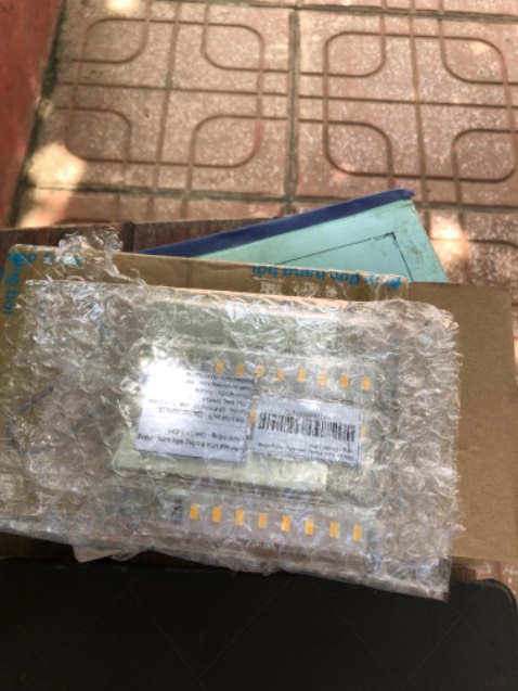 Giao hàng nhanh, đóng gói kỹ, đèn sáng dịu đều