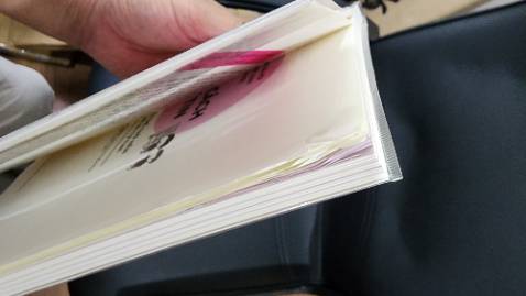 Chất lượng sách không ổn !!!
Việc liên hệ Tiki trả lại đơn hàng hoặc đổi trả sản phẩm khiến mình mất thời gian
Mong Tiki thay chú ý đảm bảo quyền lợi khách hàng !!!