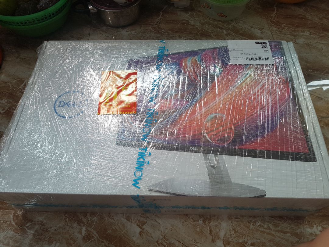 màn hình đẹp lắm, săn sale dc giá 37xxx thôi , giao hơi lâu ở trug tâm tp mà 1 tuần mới có, ko biết có j thi bảo hành thế nào nhỉ?