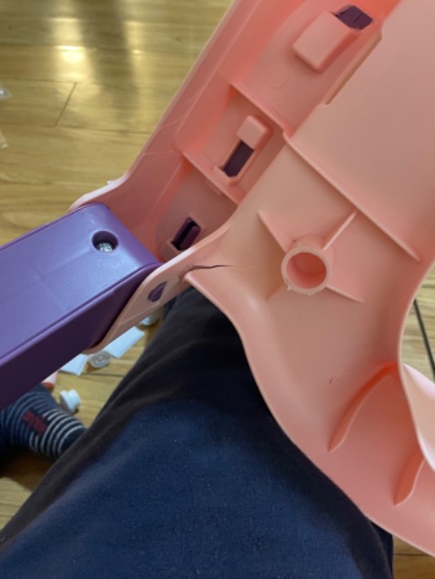 Chất lượng nhựa kém. Khuyên mọi người mua hàng chất lượng tốt, giá cao hơn ko nhiều nhưng chất lượng khác hẳn. Chất lượng nhựa kém. Khuyên mọi người mua hàng chất lượng tốt, giá cao hơn ko nhiều nhưng chất lượng khác hẳn.