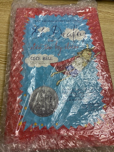 Sách bụi, hơi cũ. Khâu bảo quản sách của Tiki dạo này kém quá. Bìa áo rách, cũ, gấp nếp. Bìa bên trong thì bụi. Lau đi, vứt bìa áo đi thì trông tạm ổn.