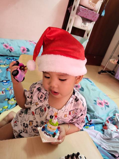 Hộp nhìn đẹp, đúng chất lượng, nhưng hộp có nắp nhựa và thân dưới bằng bìa carton nên sợ không bền, bé chơi vài bữa chắc banh cái hộp, nhựa đẹp hoàn thiện tốt, rất thích Qman ở chỗ chăm chút sản phẩm mẫu mã như Lego thật vậy đó, giá cả phải chăng.