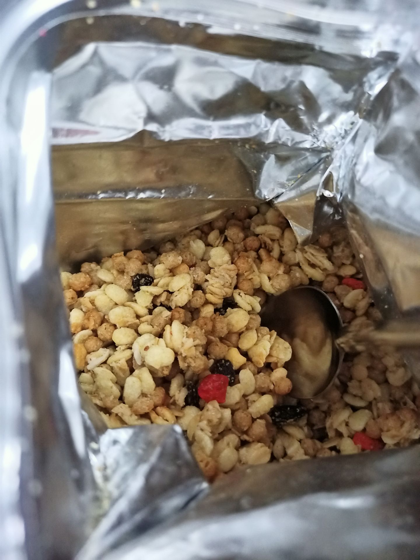 nhận hàng sớm hơn mình nghĩ. ngũ cốc của hãng này thì không còn gì để nói, có nhiều loại trái cây sấy khô còn được mua lúc khuyến mãi nên giá hời. chỉ là không thấy nhân tiếng Việt, nhưng vẫn đánh giá shop 5sao.