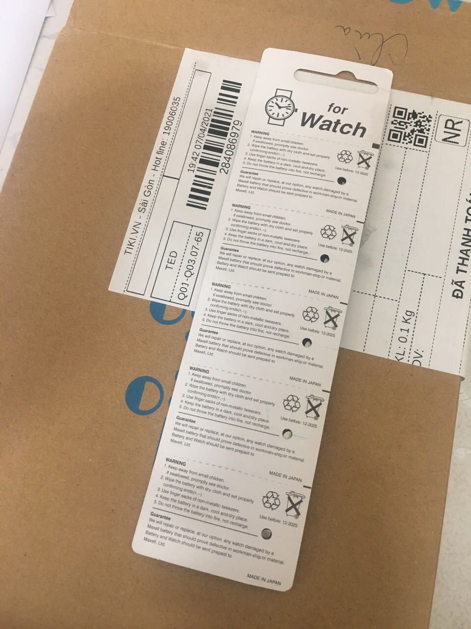 1. Pin chuẩn hãng Maxell, Made in Japan. 
2. Lắp vào đồng hồ chạy như ngựa, đã *** điện áp Pin đủ chuẩn nên độ bền có lẽ sẽ OK
3. Date xa, tận 5 năm nên yên ttâm để dành xài
4. Giao hàng nhanh, đóng gói cẩn thận

Vote 5 sao cho Tiki và cho Shop bán 60s - Watch.
Ờ mây ***, gút chóp Shop ❤️