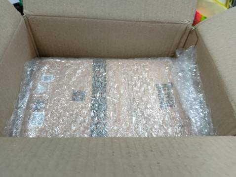 Đóng gói cẩn thận nhưng những góc vẫn bị gãy 1 tí, nội dung sách hay