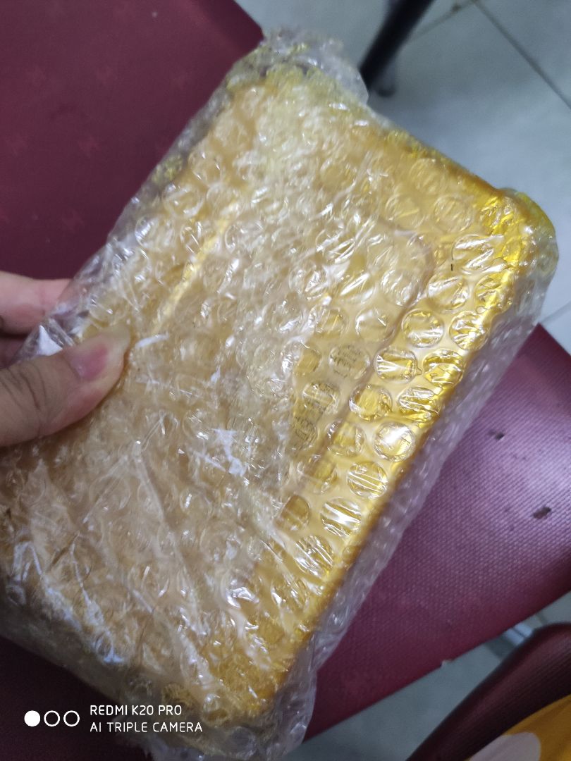 đóng gói quá tệ. hộp caton nát luôn.  bơ chảy choẹt ướt cả cái hộp  là biết bnhiu bơ chảy ra.