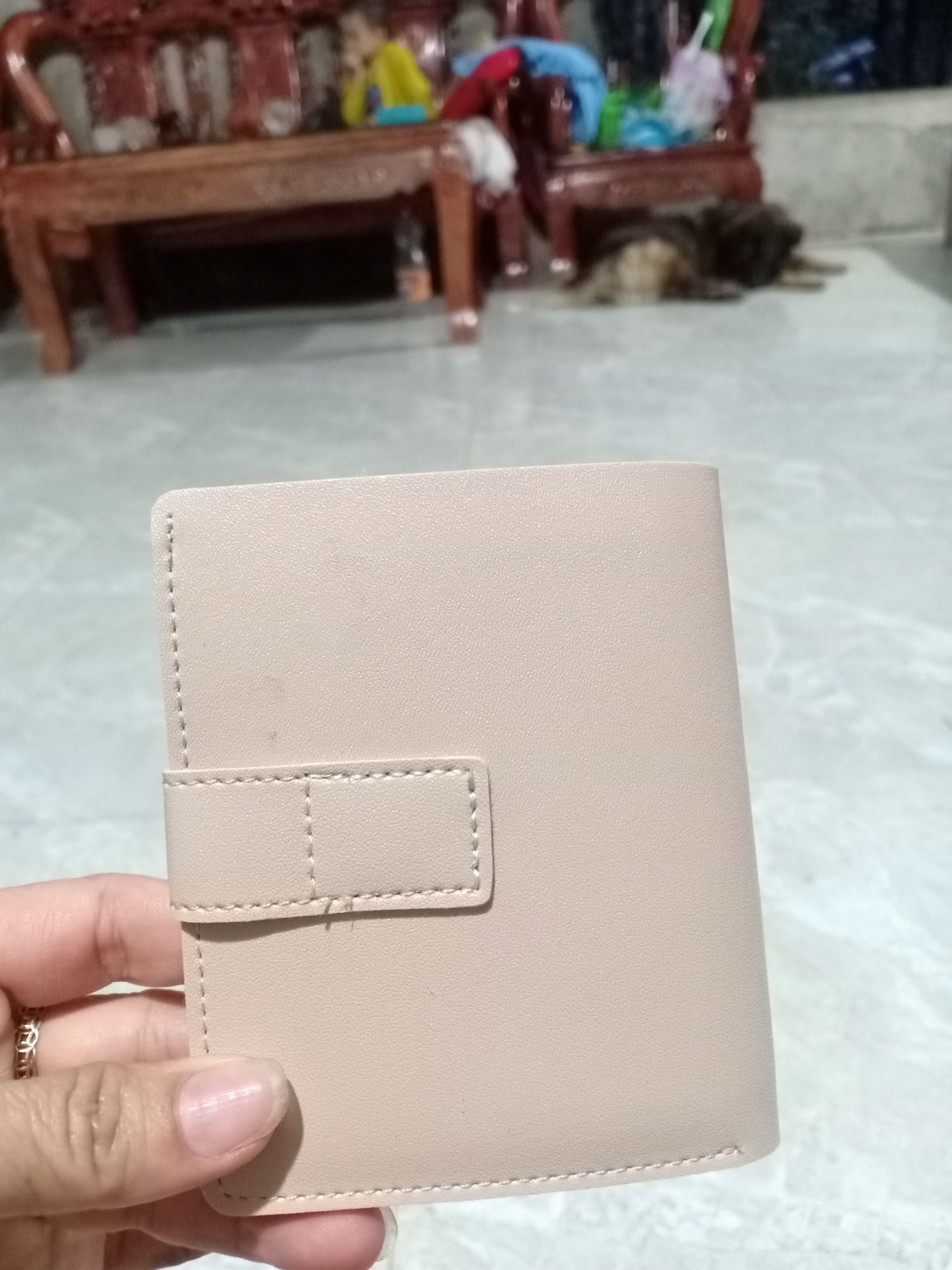 đặt màu vàng nhưng lại gửi màu này,đã từng xem đánh giá nhưng vẫn hy vọng nó ko xảy ra với mình.Khá là thất vọng