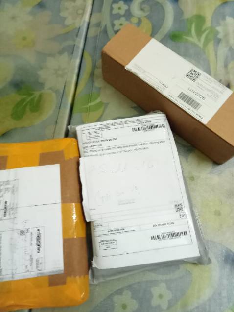 Đang sưu tầm nên đợi tập 3 nữa là hốt. Bọc kín, sách mới tinh. Cảm ơn nhà sách đã giao cho mình.