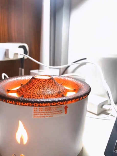 Được tặng kèm cả tinh dầu nên cưng quá chừng. Phun sương màu sắc đẹp