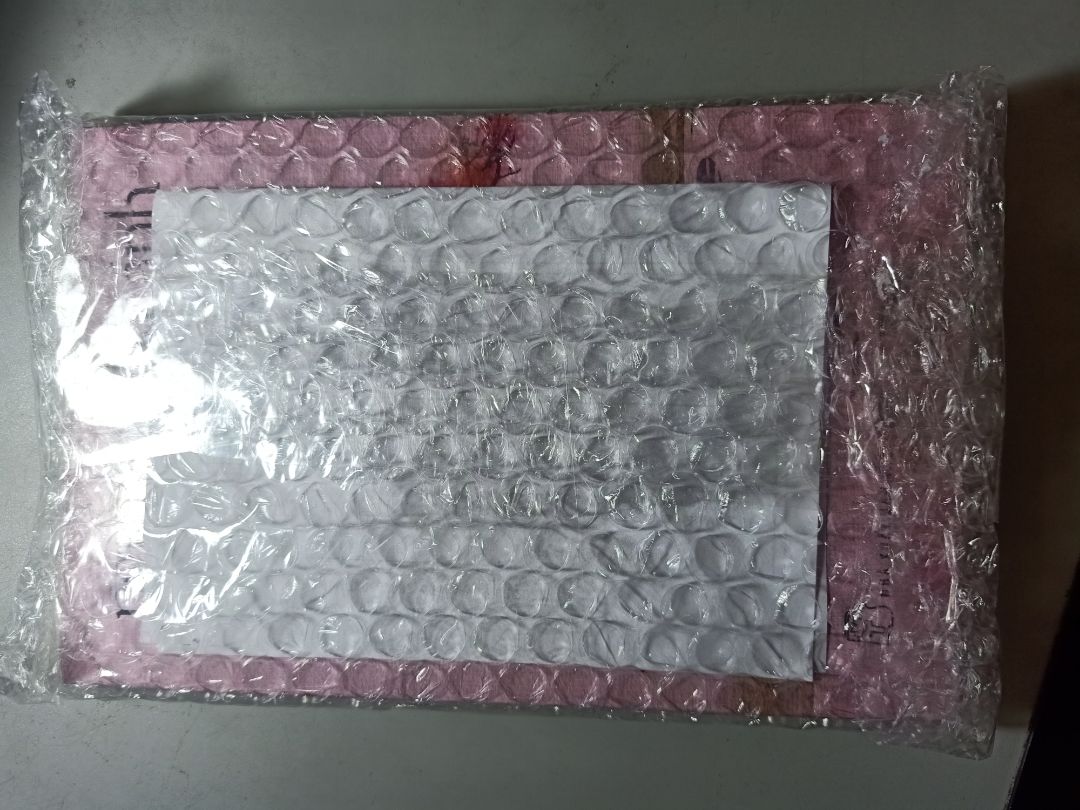 Sách được bọc kỹ, còn bọc kính đẹp lắm ạ!