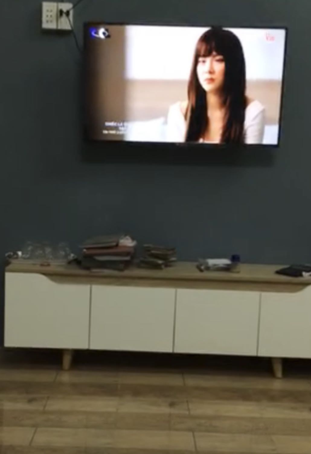 Tủ đẹp như hình. Shop hướng dẫn nhiệt tình, nhanh.