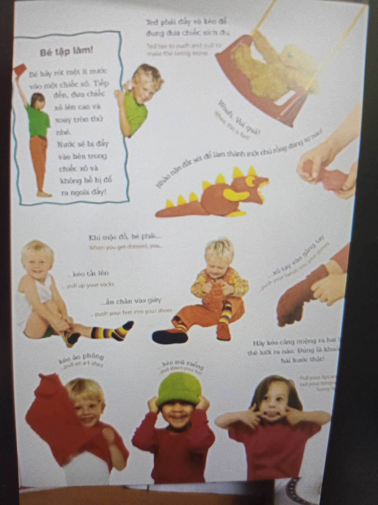 mình mua một lúc hai quyển lớp học vui về kích thước và lớp học vui về khoa học, series sách này có khổ rất lớn giống như quyển sách khổng lồ. Tuy không dày lắm nhưng nội dung thú vị, hình ảnh minh họa sống động