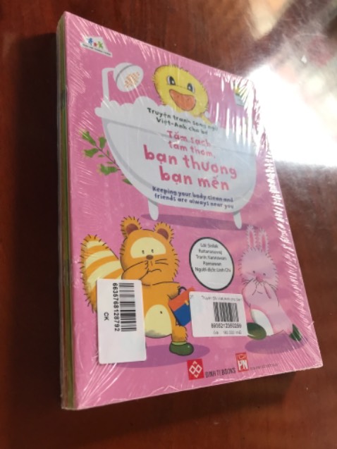 Bộ sách đẹp mới cứng , trang giấy dày đẹp chất lượng , hình ảnh tinh tế sắc nét, chữ to rõ, nội dung hấp dẫn , phát triển nhân cách. Giá thành rất hợp lý, oder giá sale , bé nhà mình rất thích , người lớn cũng thích đọc.  Bao bì đóng gói cẩn thận, shipper lịch thiệp, cảm ơn Tiki