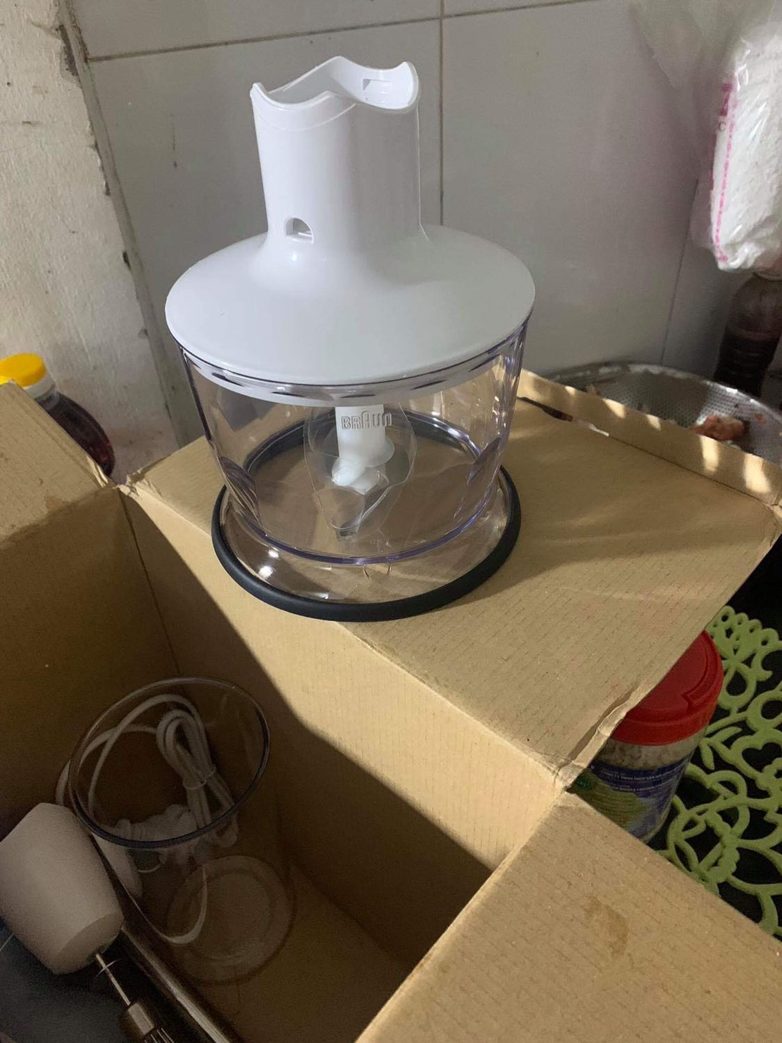 Nhà mình đã mua 1 bộ này cách đây 6 năm khi sinh con đầu lòng. Sau sinh bé thứ 2 vẫn dùng tốt cho đến bây giờ. Ngày trước biết để mua vì mấy chị cùng công ty bảo dùng tốt lắm. Trộm vía tốt thật.
 Sản phẩm đẹp, dễ sử dụng và lau chùi. Bộ này mình đặt hộ em gái mình ạ. Vì mình dùng thấy ổn lắm nên bảo em. Rất tiện cho gia đình có con nhỏ , người hay nấu nướng vì có cối xay thịt riêng.hoặc xay sinh tốt rất tiện nha mọi người. Tiện nhất là khâu về sinh, rất nhẹ nhàng và giản đơn nha. Vote cho BrAun và Tiki 5sao nha.