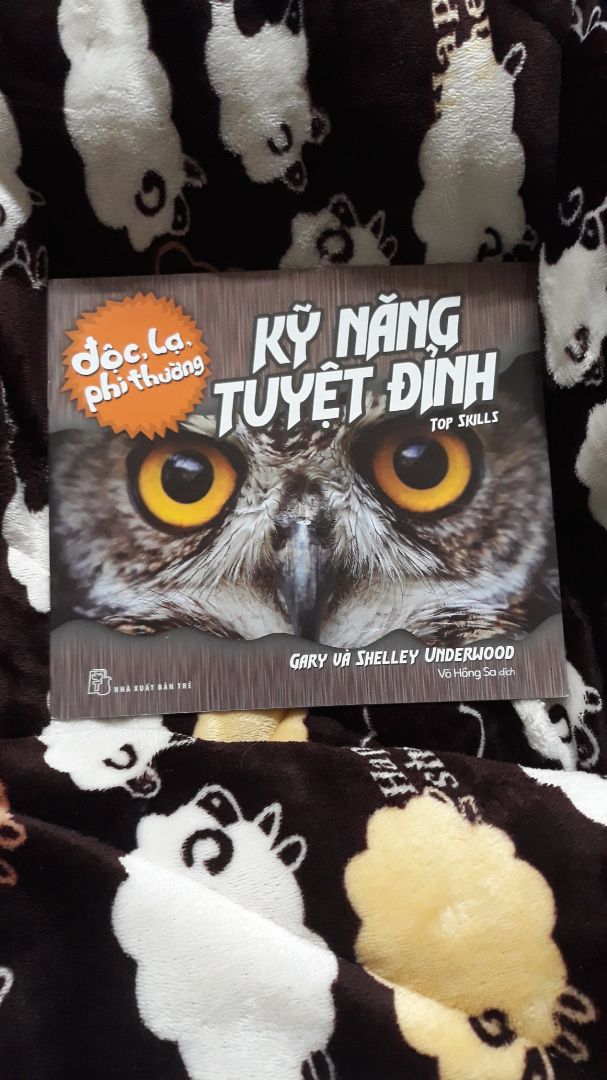 Sách bé, gọn, đọc lúc chơi chơi giải trí được. Mình mua sale 91% nên cũng rẻ. Cảm ơn Tiki nhiều lắm. Hàng gói cẩn thận, sách cũng mới. Bên GHN giao rất tệ