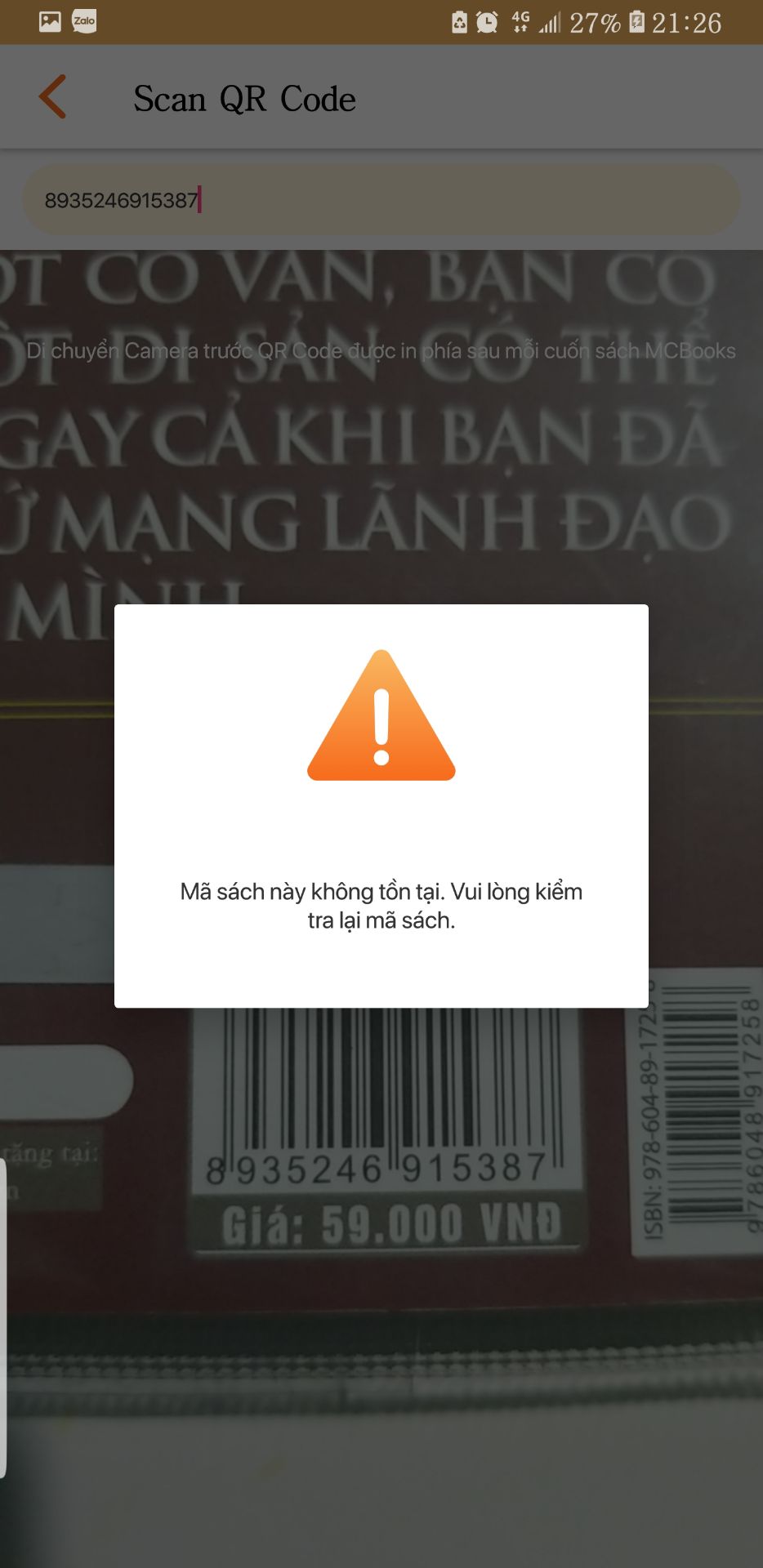 Mới nhận sách về bóc ra thì mất hết 1/8 bookmark là thấy không vui rồi, sau hồi phát hiện 1 bộ 8 cuốn nhưng lại 2 nhà sản xuất, 2 màu giấy luôn thấy hết đồng bộ rồi. Thêm nữa là bộ của KNBooks có tặng mã đọc sách trên app, tải app mcbooks về truy cập mã vạch không tìm được sách, nhập mã quà tặng cũng không ra là thế nào???