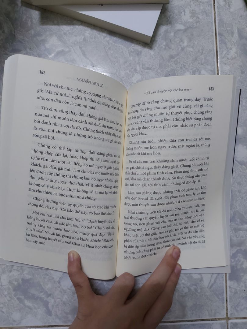 Chưa đọc nhưng mình có chụp mục lực và 1 số trang cho câc bạn tham khảo.