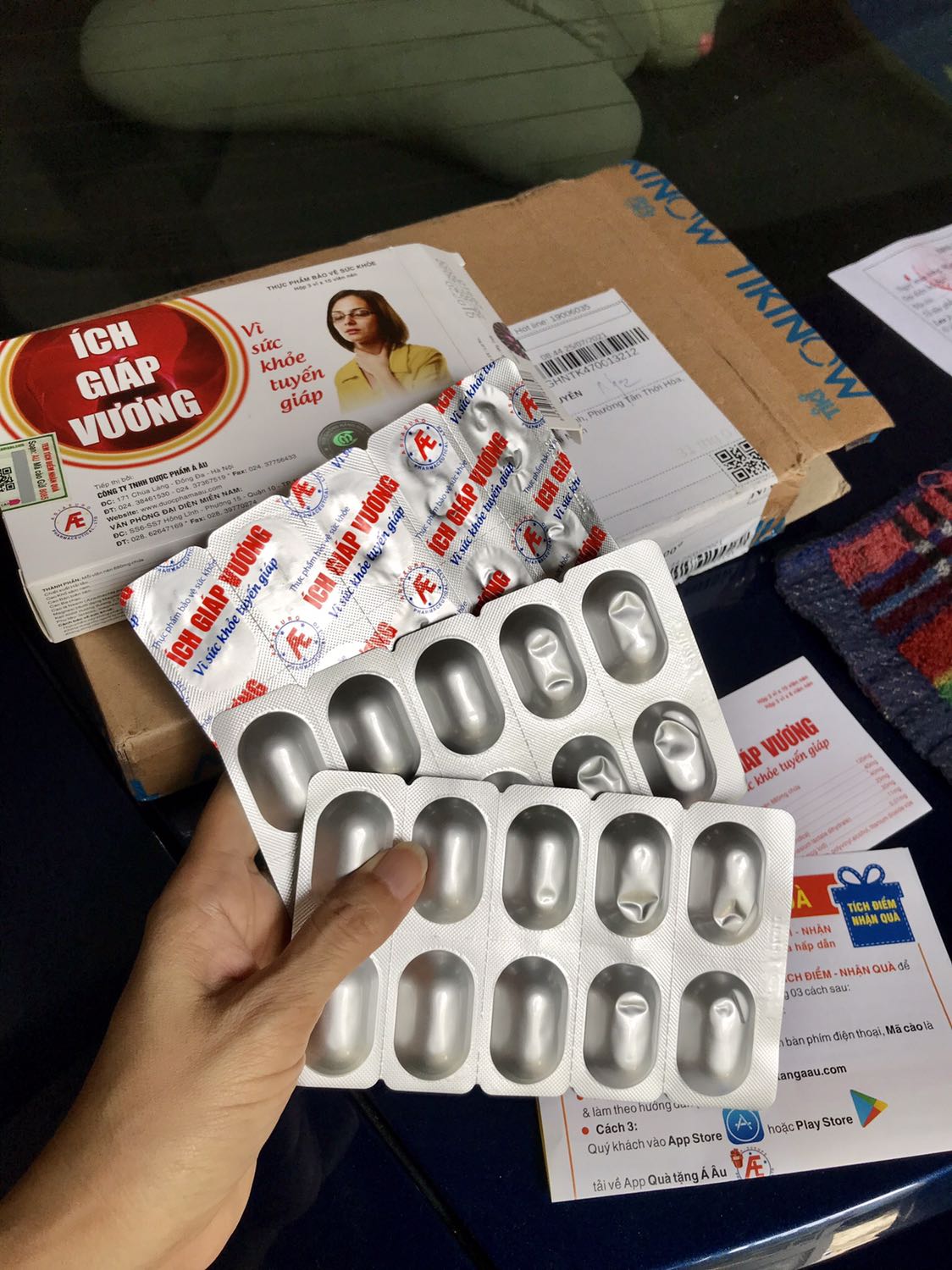 Đóng gói kỹ
Giao đủ 3 vĩ trong 1 hop 
Tuy giao chậm so voi dự kiến nhiều ngày, nhưng do dịch nên thông cảm cho Shop